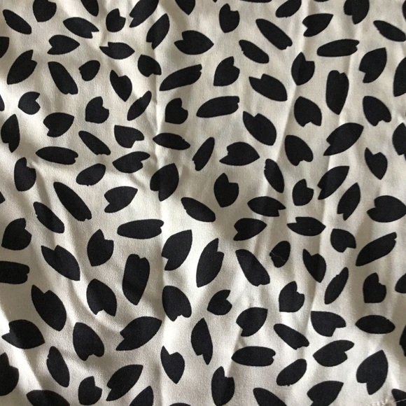 👚(bundle 4 items w/👚for $16) Button down blouse by Dress Forum - Picture 7 of 8